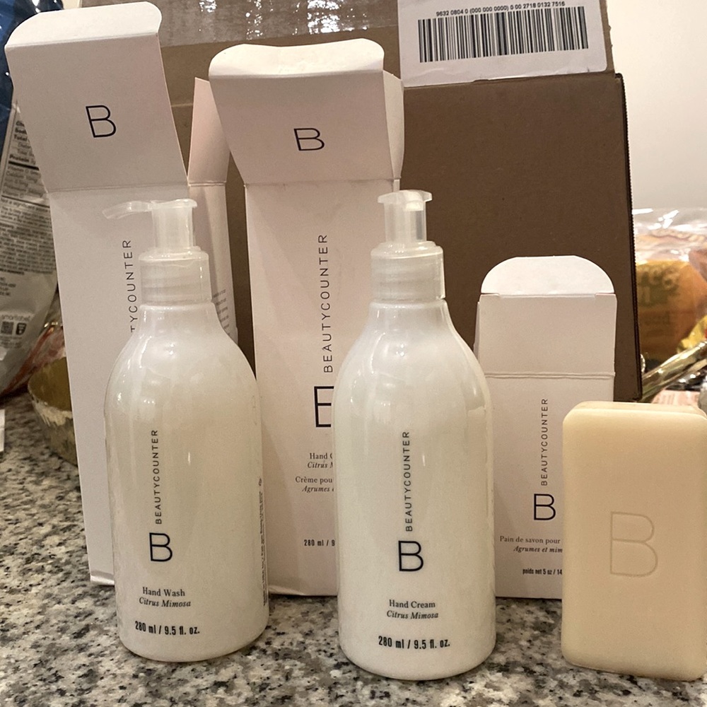 Beauty Counter 🎉 ALL NEW IN BOX 🎉